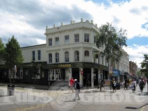 Picture of The Grapes (JD Wetherspoon)