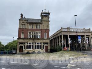 Picture of Bridge Hotel