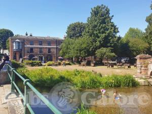 Picture of The Lion Hotel