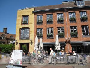 Picture of Henry's Cafe Bar