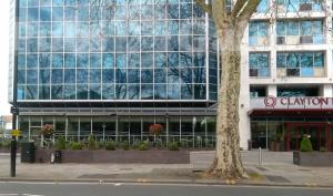 Picture of Globe Bar (Clayton Hotel Chiswick)