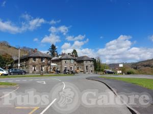 Picture of Oakeley Arms Hotel
