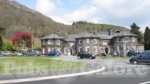 Picture of Oakeley Arms Hotel