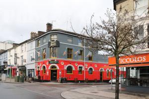 Picture of Pogue Mahon's