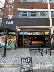 Picture of Pearl Dive Bar