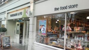 Picture of Pigwidgeon & Pie