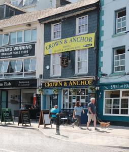 Picture of Crown & Anchor