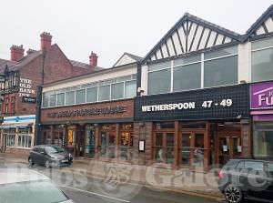 Picture of The Queen's Picture House (JD Wetherspoon)