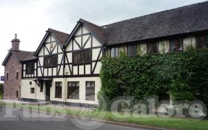 Picture of Three Horseshoes Inn