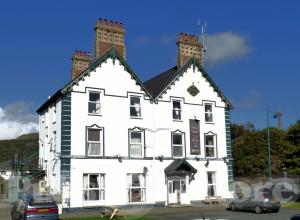 Picture of Queens Hotel