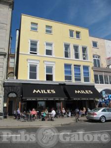 Picture of Miles Bar