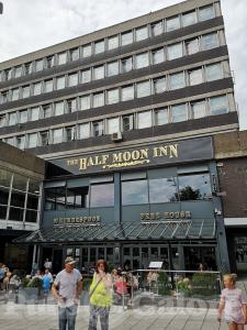 Picture of The Half Moon Inn (JD Wetherspoon)