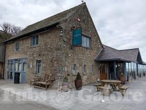 Picture of The Tavern on the Bay