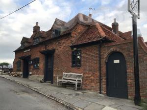 Picture of The Three Horseshoes Inn