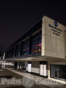 Picture of Looky's Bar @ Best Western Palace Hotel