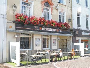 Picture of Up & Down Bar