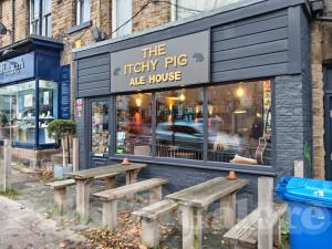 Picture of The Itchy Pig Banner Cross