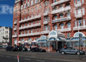 Picture of Metropole Bar @ DoubleTree by Hilton