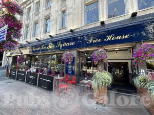 Picture of Moon in the Square (JD Wetherspoon)