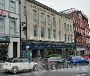 Picture of Moon in the Square (JD Wetherspoon)
