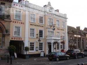 Picture of Swan Hotel (JD Wetherspoon)