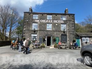 Picture of Diggle Hotel
