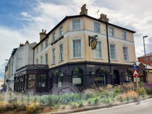 Picture of The Queen Hotel (JD Wetherspoon)