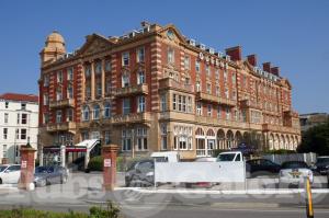 Picture of Dukes Bar @ Queens Hotel