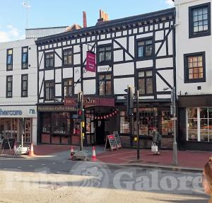 Picture of Dickens Bar @ George Hotel