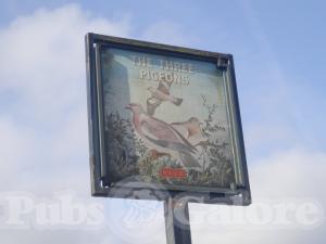 Picture of Three Pigeons