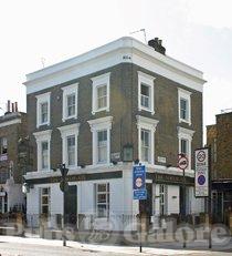 Picture of The De Beauvoir Arms