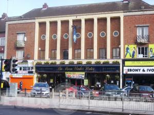 Picture of Moon Under Water (JD Wetherspoon)