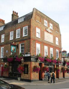 Picture of The Mawson Arms (Fox & Hounds)