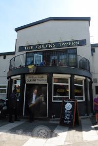 The Queens Tavern