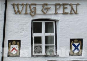 Picture of Wig & Pen