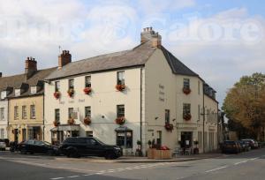 Picture of Kings Arms Hotel