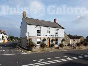 Picture of The Five Dials Inn