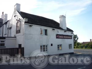 Picture of Three Horseshoes