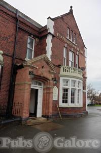 Picture of Featherstone Hotel