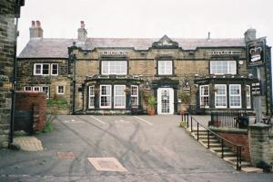 Picture of The Crown & Glove
