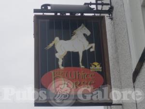 Picture of White Horse Hotel