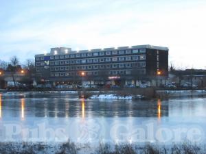 Picture of Glasgow Pond Hotel