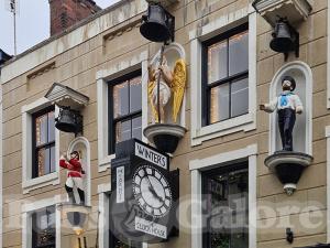 Picture of Alfredos Social
