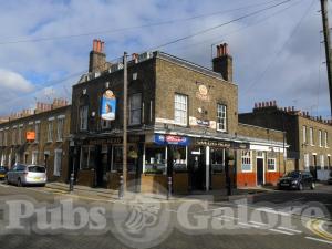 Picture of The Queen's Head