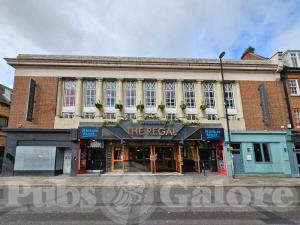 Picture of The Regal (Lloyds No 1 Bar)