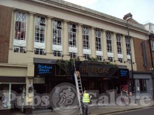 Picture of The Regal (Lloyds No 1 Bar)