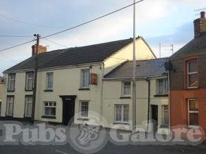 Picture of The Red Cow Inn