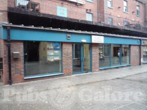 Picture of Louis Bar