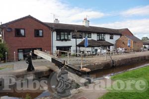 Picture of The Willeymoor Lock Tavern