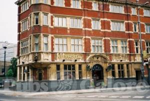 Picture of City Hotel